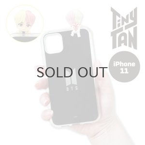 画像1: 【70%OFF】TinyTAN フィギュアミラーiPhoneケース (V)【iphone11】【KiNiNaRu/きになる】公式グッズ TinyTAN  キャラクターグッズ通販