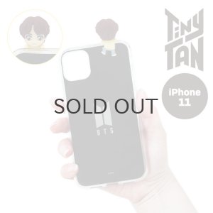 画像1: 【70%OFF】TinyTAN  フィギュアミラーiPhoneケース (SUGA)【iphone11】【KiNiNaRu/きになる】公式グッズ TinyTAN  キャラクターグッズ通販