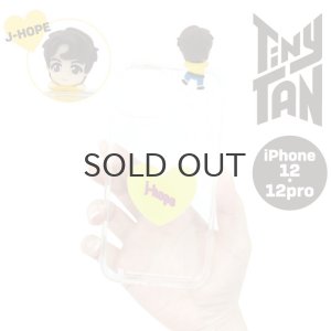 画像1: 【70%OFF】TinyTAN フィギュアクリアiPhoneケース（J-HOPE)【iPhone12/12Pro】【KiNiNaRu/きになる】公式グッズ TinyTAN  キャラクターグッズ通販