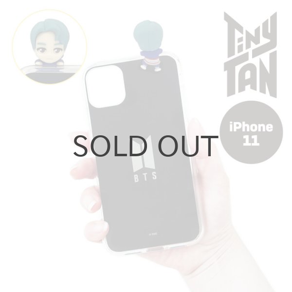 画像1: 【70%OFF】TinyTAN フィギュアミラーiPhoneケース (RM)【iphone11】【KiNiNaRu/きになる】公式グッズ TinyTAN  キャラクターグッズ通販 (1)