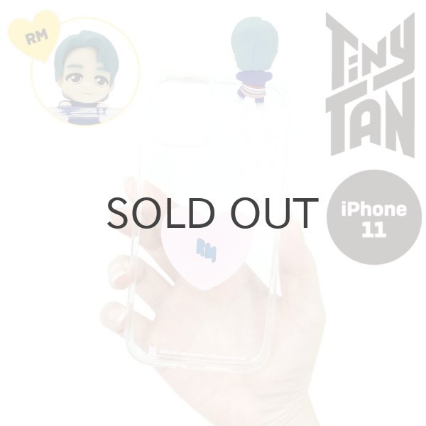 画像1: 【70%OFF】TinyTAN フィギュアクリアiPhoneケース (RM)【iphone11】【KiNiNaRu/きになる】公式グッズ TinyTAN  キャラクターグッズ通販 (1)